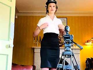 Redhead MILF gives an amateur bj before fucking