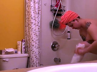 Peeping at ay tattooed chubby busty stepsister