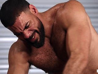 Hunk Ricky Larkin Pounds Skinny Jesse Prather
