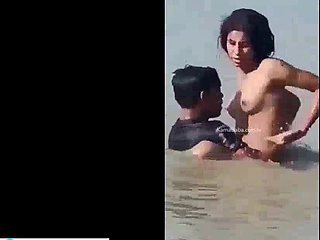 New Instagram Viral Desi Girl’s Hot River Sex – Viral [censored] Video Goes XXX