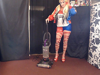 Harley Quinn slut vacuuming