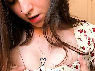 Brunette Solo Webcam Masturbation