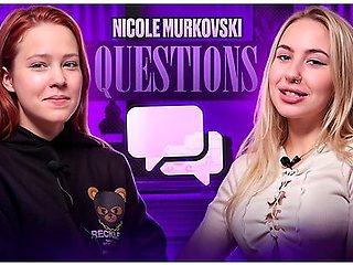 Bella Mur & Nicole Murkovski: Answering Twitter Subscribers Together
