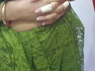 Tailor Taking Measurements of Alisha Bhabhi with His Fingers