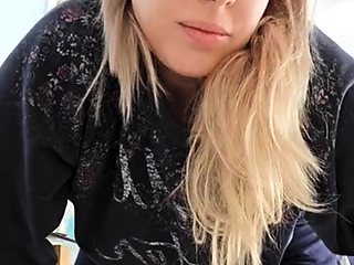 home made amateur blonde Masturbating