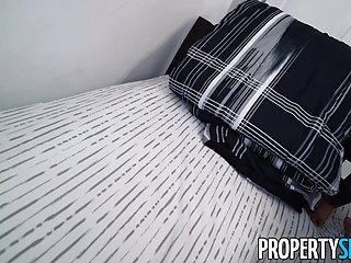 Evelin Stone Flirty Real Estate Agent Unbuttons Blouse & Gives Blowjob Facial to Seal House Deal with Single Dad