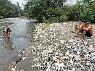 Pair of Young Strangers Meet in an Open Field and End up in a Rich Sex