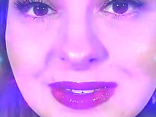 Trippy Kisses - You're Weak & Obsessed with Sydney Screams' Mesmerizing Glossy Lipstick Kisses