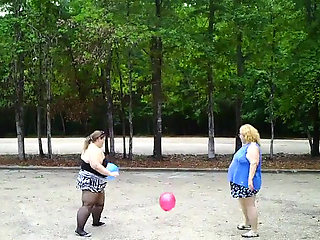 Angie Kimber and I play with balloons out side
