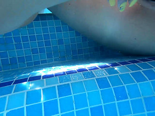 Under Water Dildo Fun