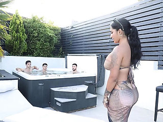 Amateur Teen Gangbang in Jacuzzi - Double Penetration & Cum in Mouth - Yasmina Khan