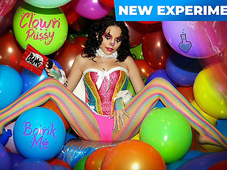 Clown Girl Satine Summers Proves Clussy Is No Joke in Wild Circus Fuck