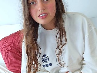Hot amateur webcam teen masturbates for their fans