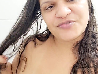 Pee, vibrator and dildo