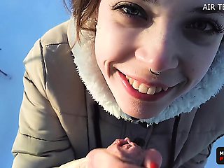 Stranger Girl Gives Extreme Blowjob in Park