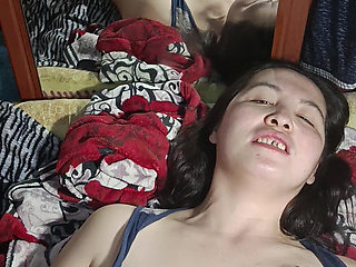 Korean Woman Asks to Have Her Pussy Fucked and Filled with Cum