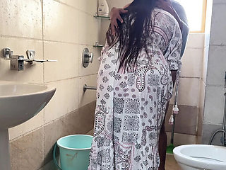Stepson catches MILF Saara nude after shower and fucks her wet pussy hard