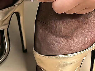 Seamed Nylon Feet & Extreme Heels