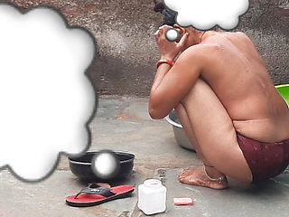 The elder sister-in-law's elder sister is home in the village, she is taking a bath in the bathroom, opening the red color underwear, the sister is taking a bath of the elder sister-in-law.