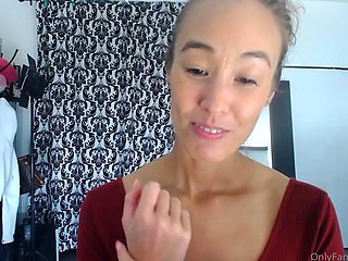 Cute amateur brunette naughty in solo jerking show on camera