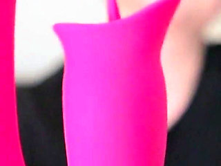 Unboxing and Review of the Unvomi Pulsating Rabbit Vibrator From Paloqueth with Housewife Ginger