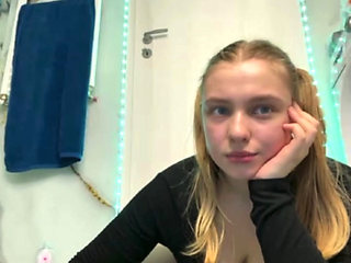 Jucielussie Changing outfits On webcam