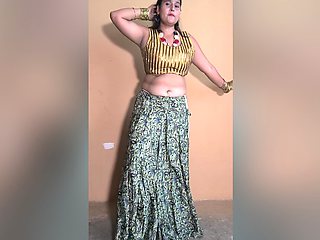 Desi Bhojpuri Nude Dance