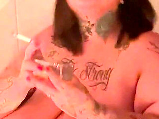 BBW Smoking in Her Psychedelic Bathroom - 4K