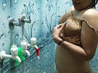 Desi Bhabhi Bathing