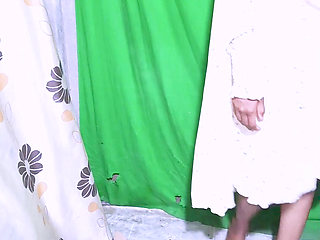 Hijabi Queen. Muslim Girl showing her Asshole and Fingering wearing Hijab.