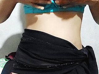 Desi village girl fuck horny pussy by fingering and showing boobs and play