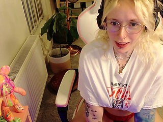 Cute Gamer Girl Loses a Bet and Ends up Moaning - Bet-loss Fantasy