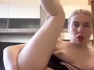 Good solo in the morning with a long-legged blonde babe