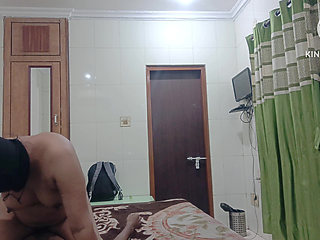 Didi was called from the hotel with another man.