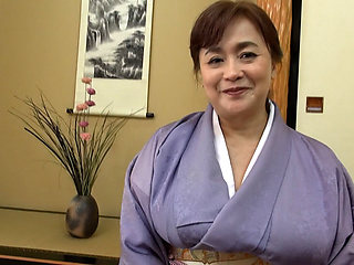 H080G05 Widow who wraps her plump body in Japanese clothes, first shot AV of a 60-year-old mature woman