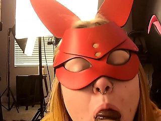 Big Butt Submissive Snowbunny Worships Huge BBC