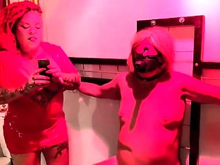 Domina Dark - Hairdresser