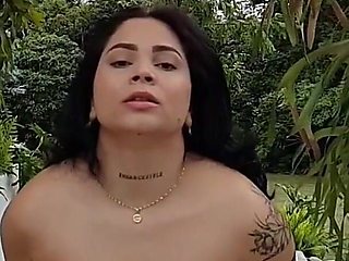 Busty Bikini Babe Kim Velez