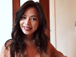 Scarlett Alexis finds a hard dick to take in her pussy