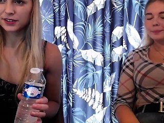 Amateur blonde masturbates on webcam