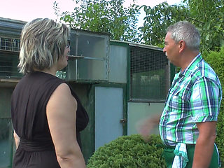 She Gets Horny in the Sun and He Makes Her Moan