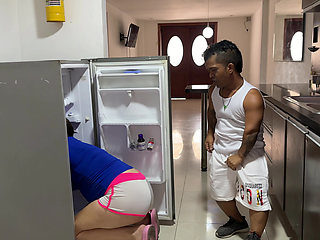 I See My Rich Stepsister Trapped in the Fridge, It Makes Me Horny to See Her Huge Ass, I End up Cumming on Her Belly