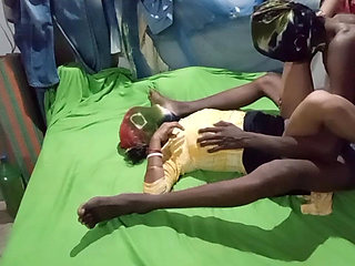 Romantic Video with a Desi Aunty Featuring a Hot Butt and Kissing Only