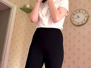 Cute amateur brunette naughty in solo jerking show on camera