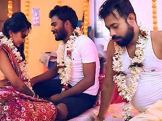 Suhagraat me pati ko behoshh karke boyfriend se chudwae