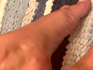 Feet toes and a tan!