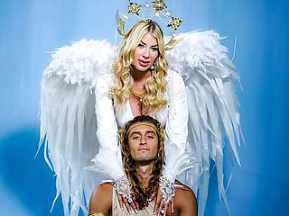 Awesome dick-riding session with a curvy inked blonde Lolly Dames