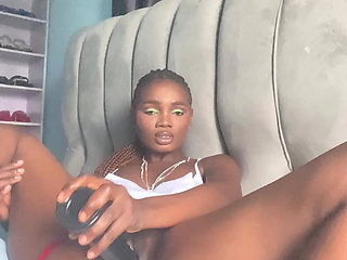 I Like Watching Myself on Camera Getting Naughty with My Huge Dido