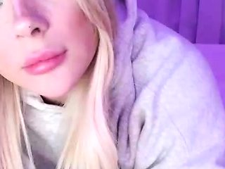 Blonde solo jerking off