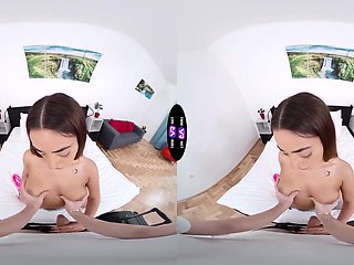 Desperate Girlfriend Demonstrates Titties To Delay His Biz Journey - Tmwvrnet